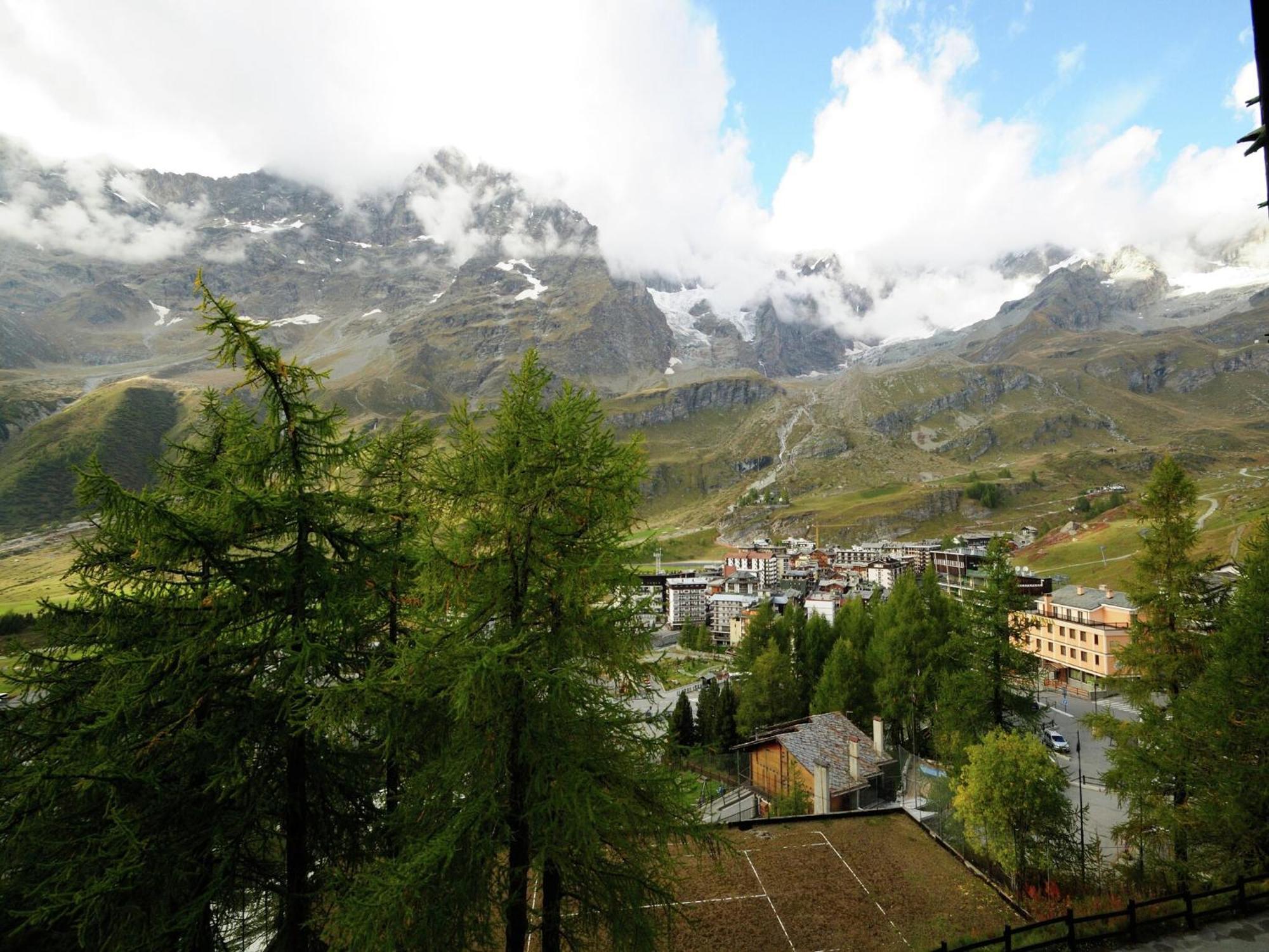 Contemporary Apartment In Breuil Cervinia Near Ski Area Breuil-Cervinia Exterior foto