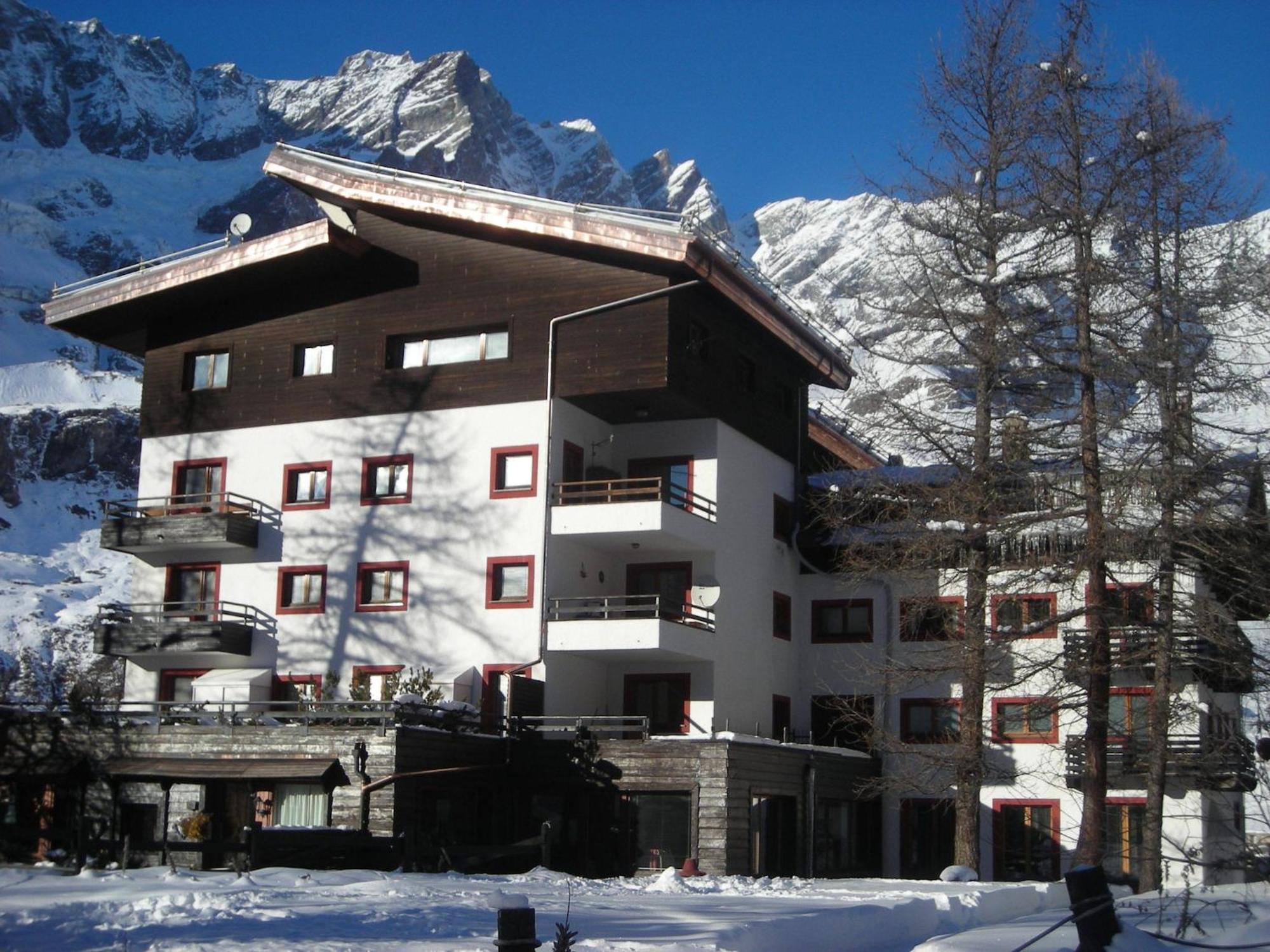 Contemporary Apartment In Breuil Cervinia Near Ski Area Breuil-Cervinia Exterior foto